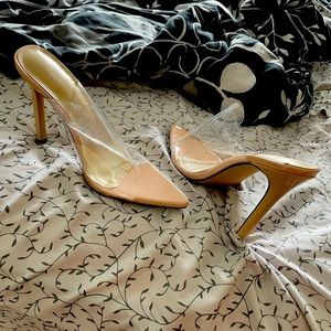 Nude pointy heels